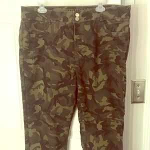 Army print women’s jeans
